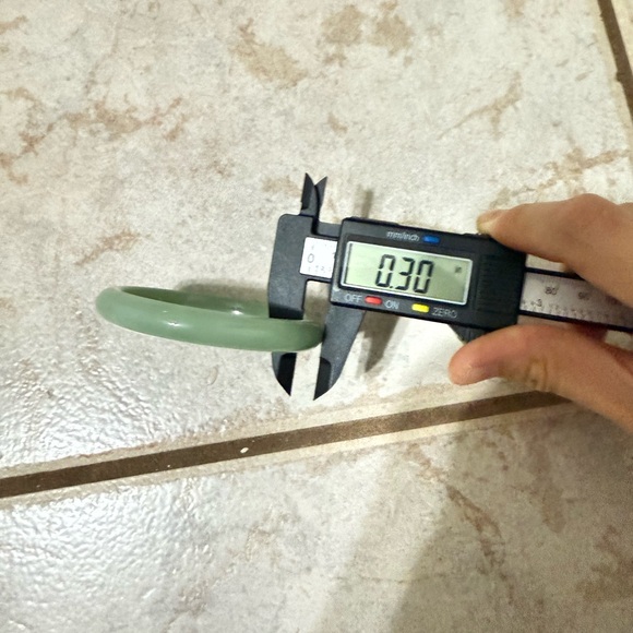 Elegant Dongling Jade Bangle Bracelet - Picture 8 of 10